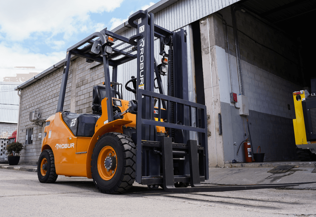 Foto Empilhadeira a Diesel ROBUR